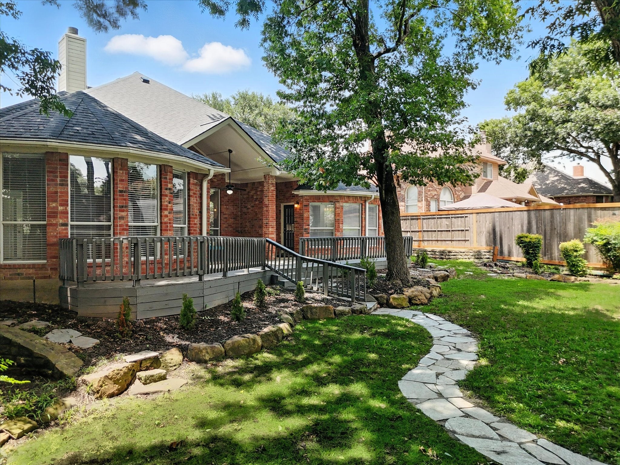 2402 Pittsburg Landing