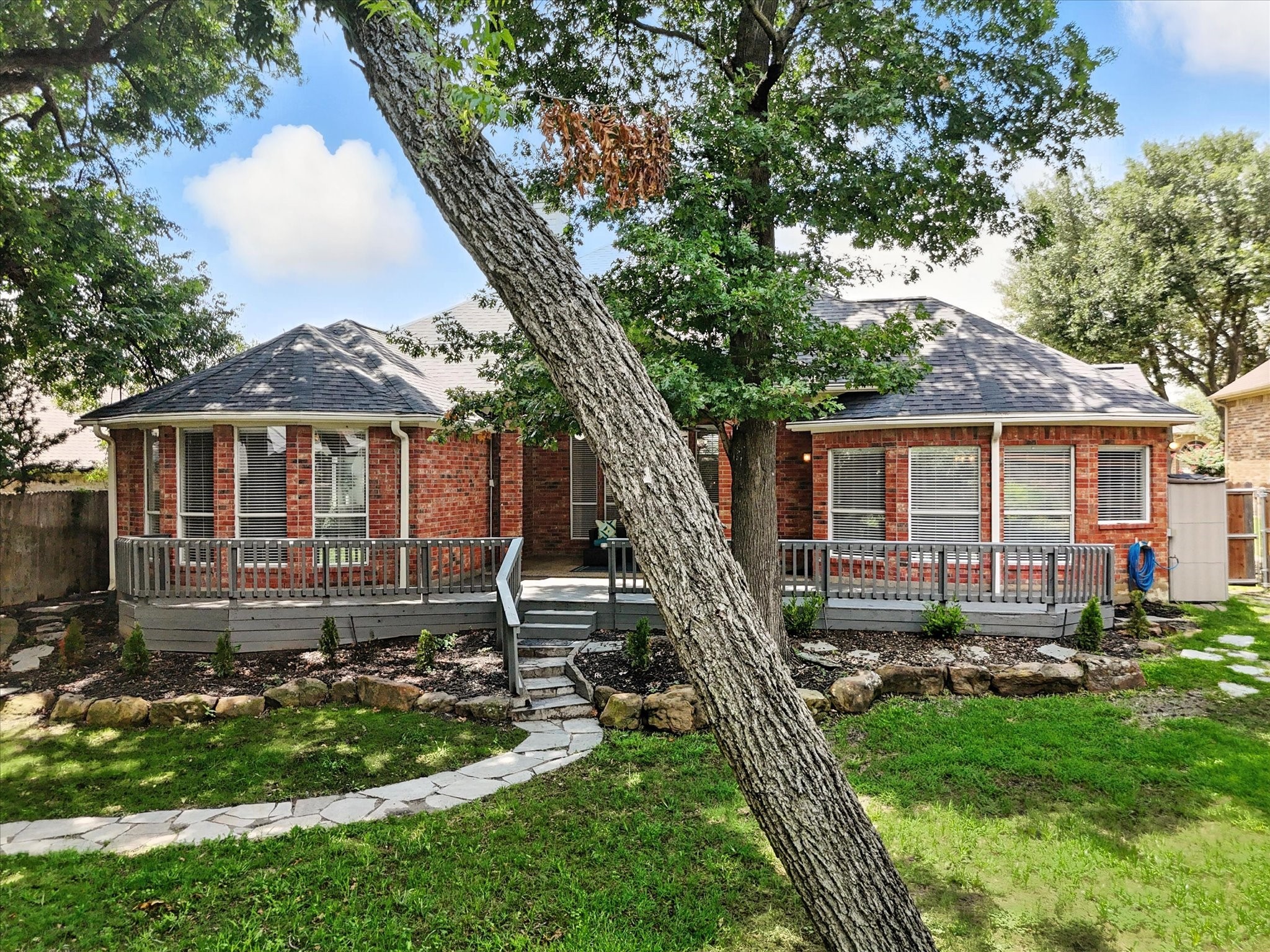 2402 Pittsburg Landing