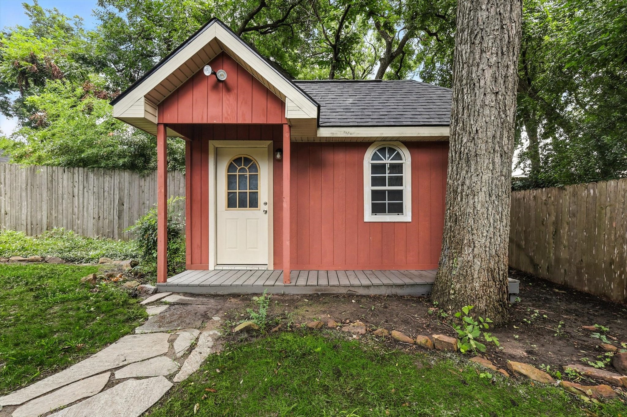 2402 Pittsburg Landing