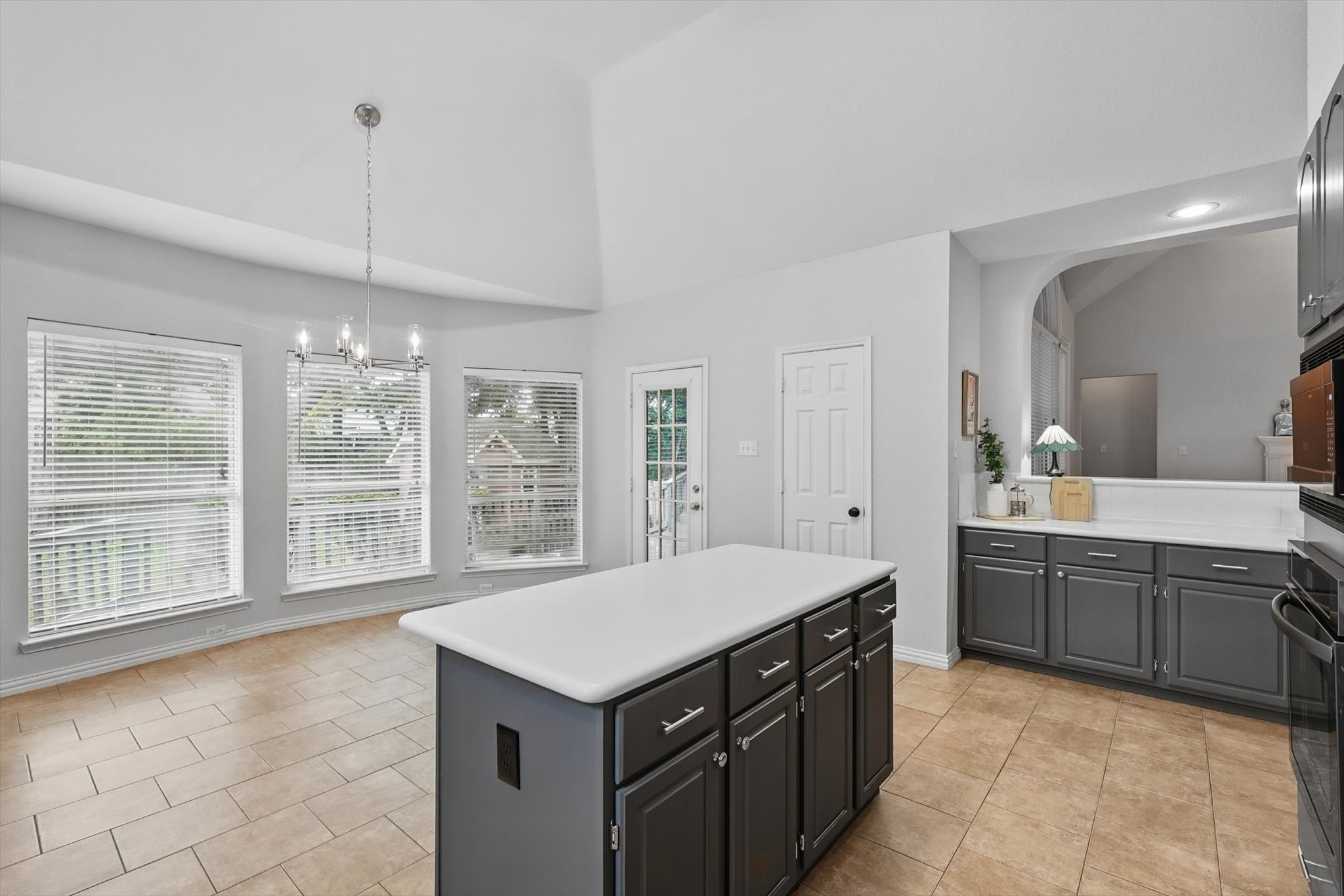 2402 Pittsburg Landing