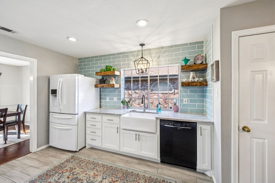 1111 Sheppard Lane