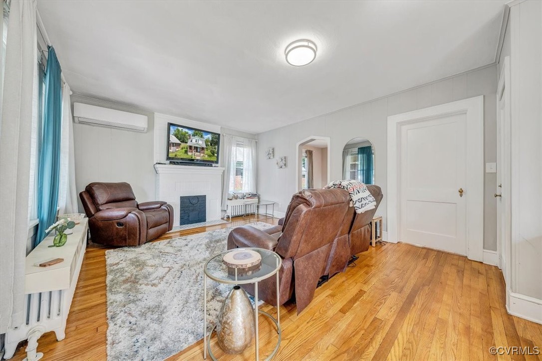 1124 Jamison Ave