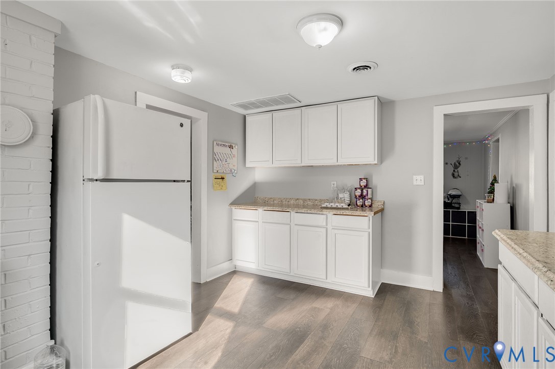 16292 Pleasant Mill Rd