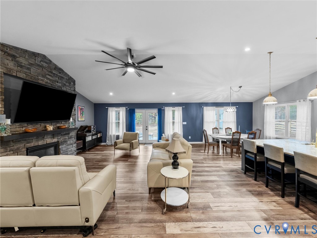 367 Pinehurst Dr