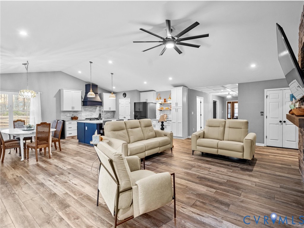 367 Pinehurst Dr