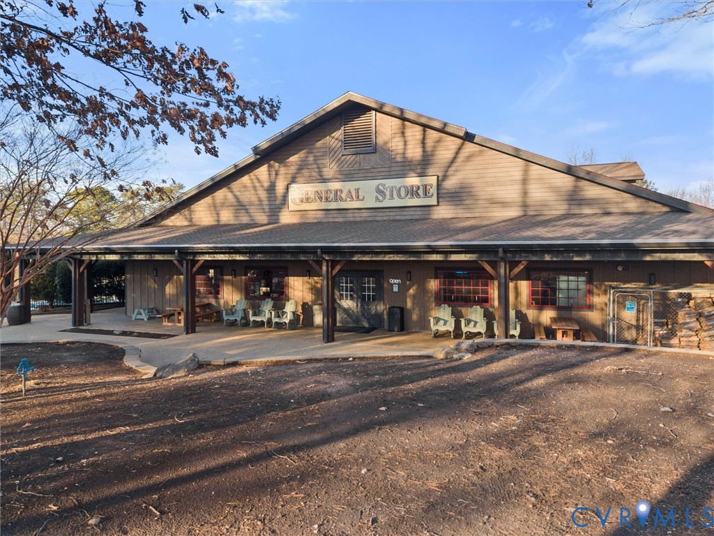 367 Pinehurst Dr