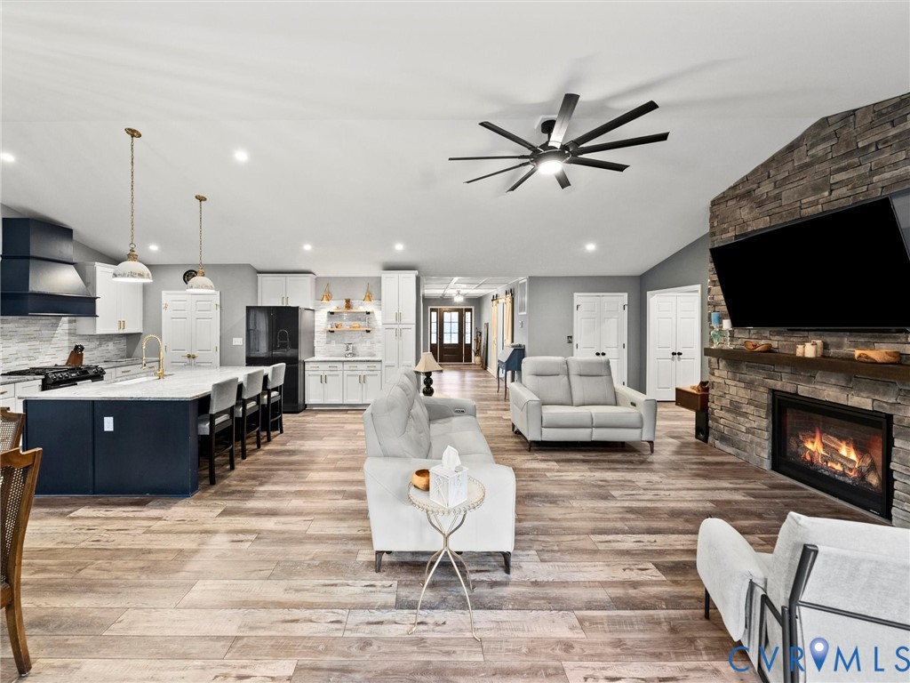 367 Pinehurst Dr