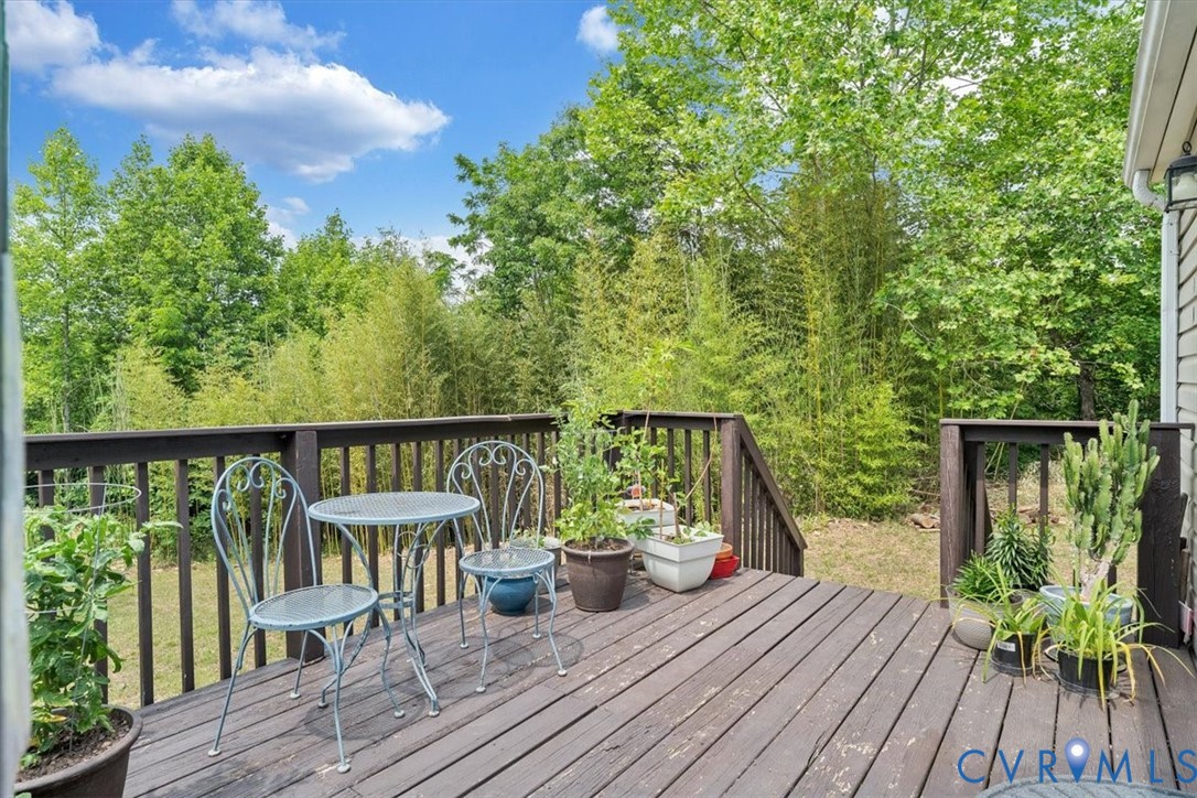 174 Log Cabin Cir