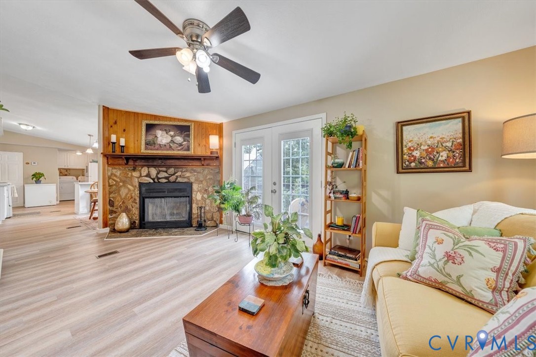 174 Log Cabin Cir
