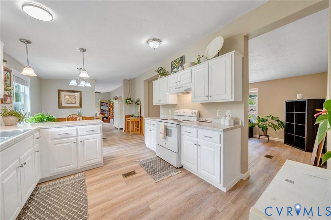 174 Log Cabin Cir