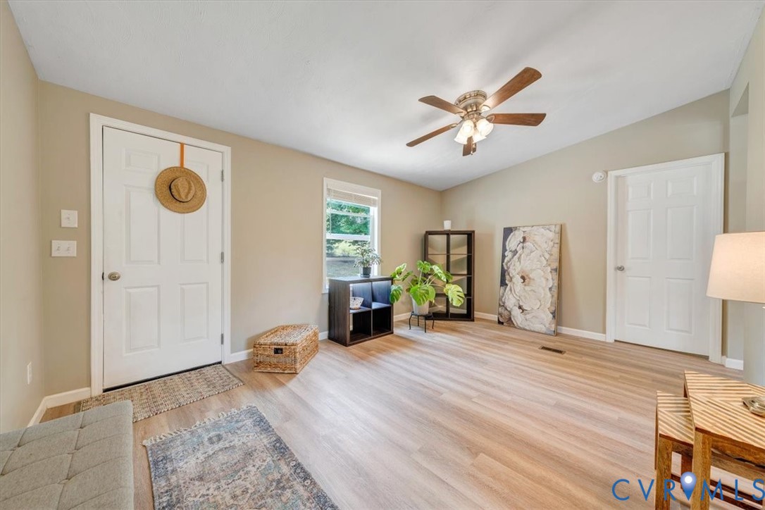 174 Log Cabin Cir