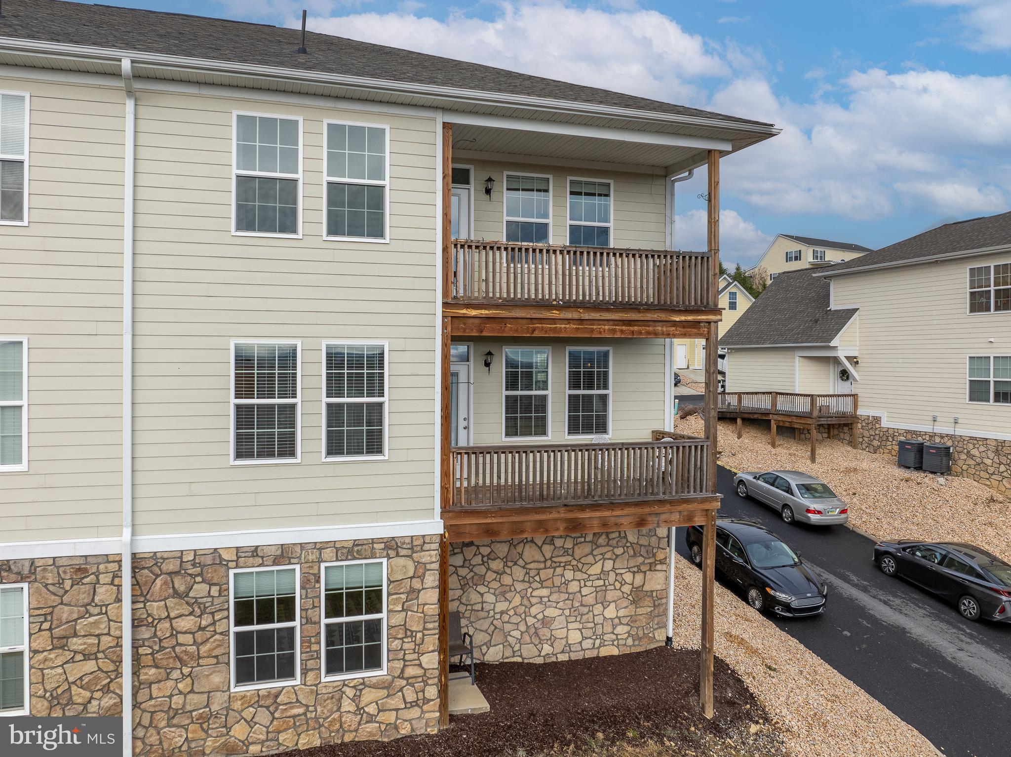 69 Windgate Cir #103