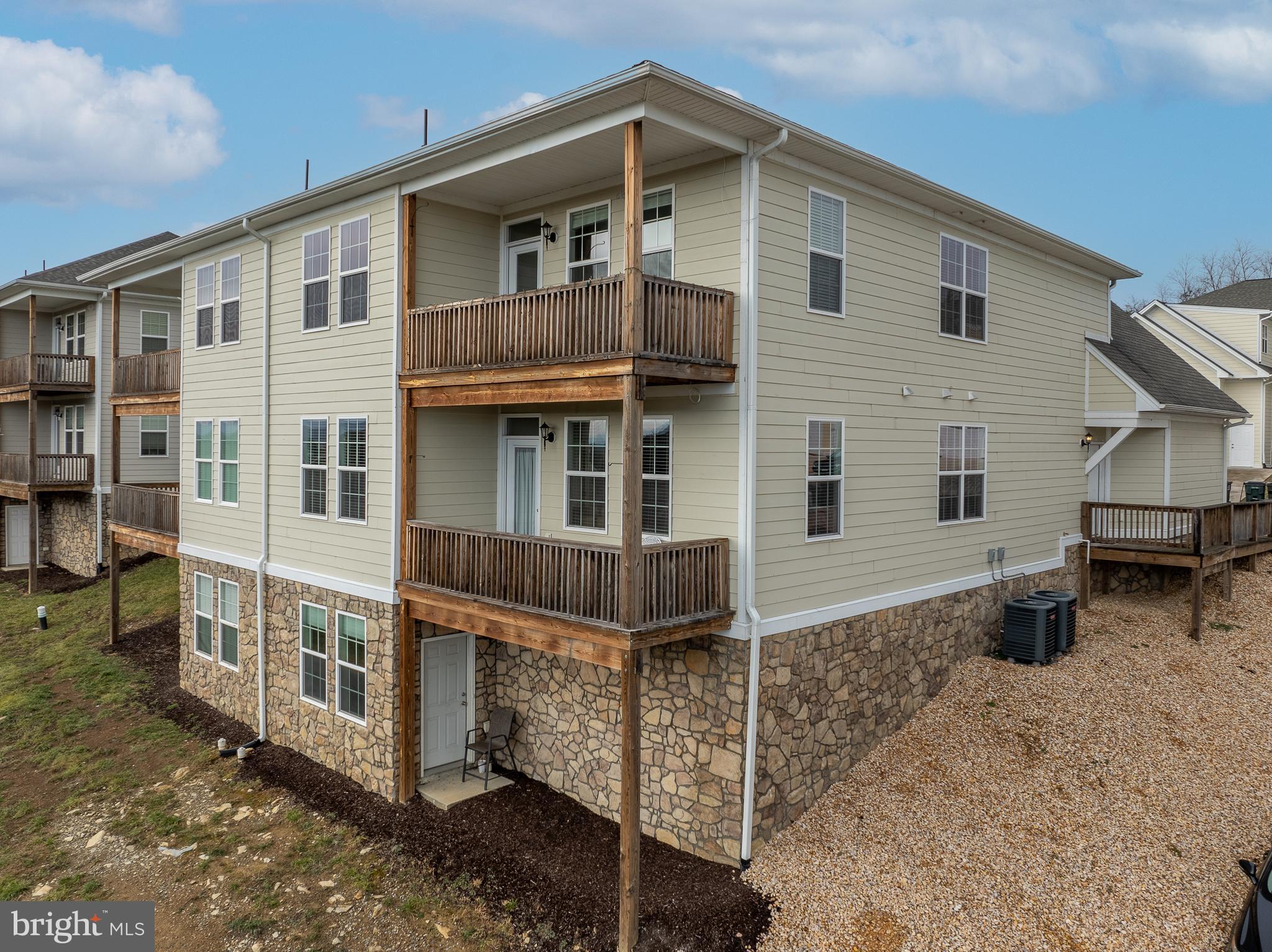 69 Windgate Cir #103