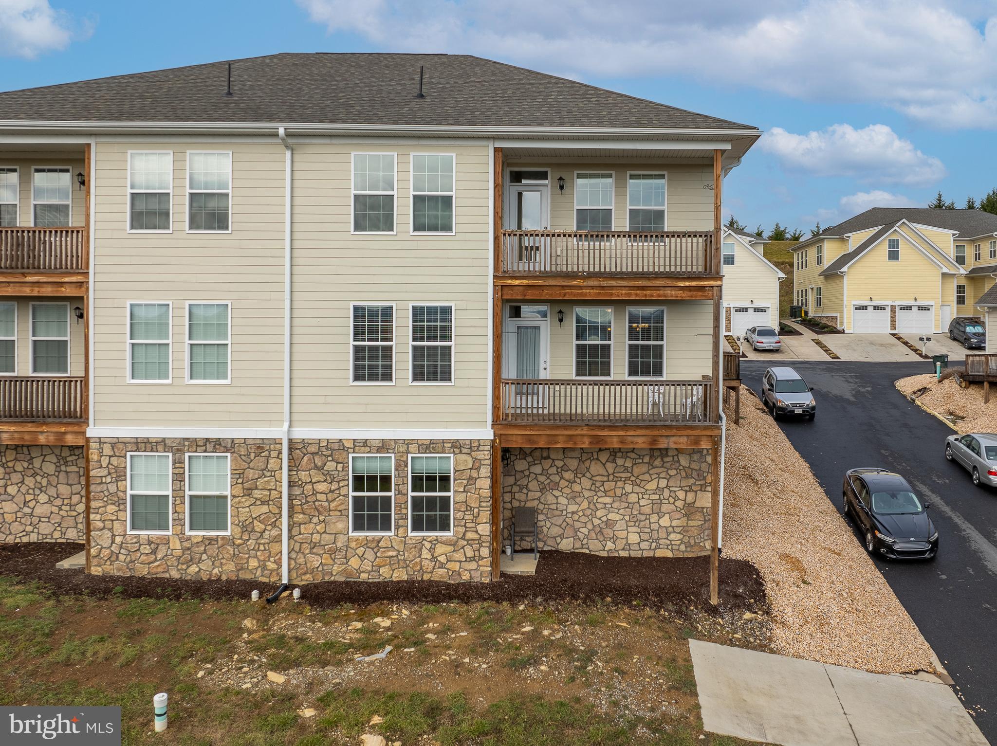 69 Windgate Cir #103