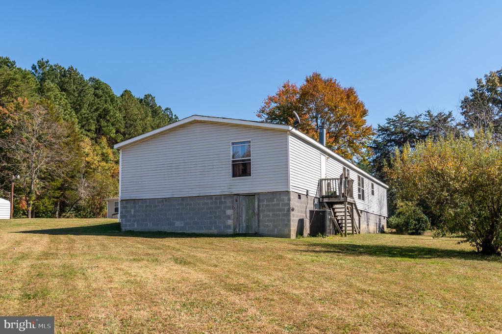 214 Edge Hill Dr