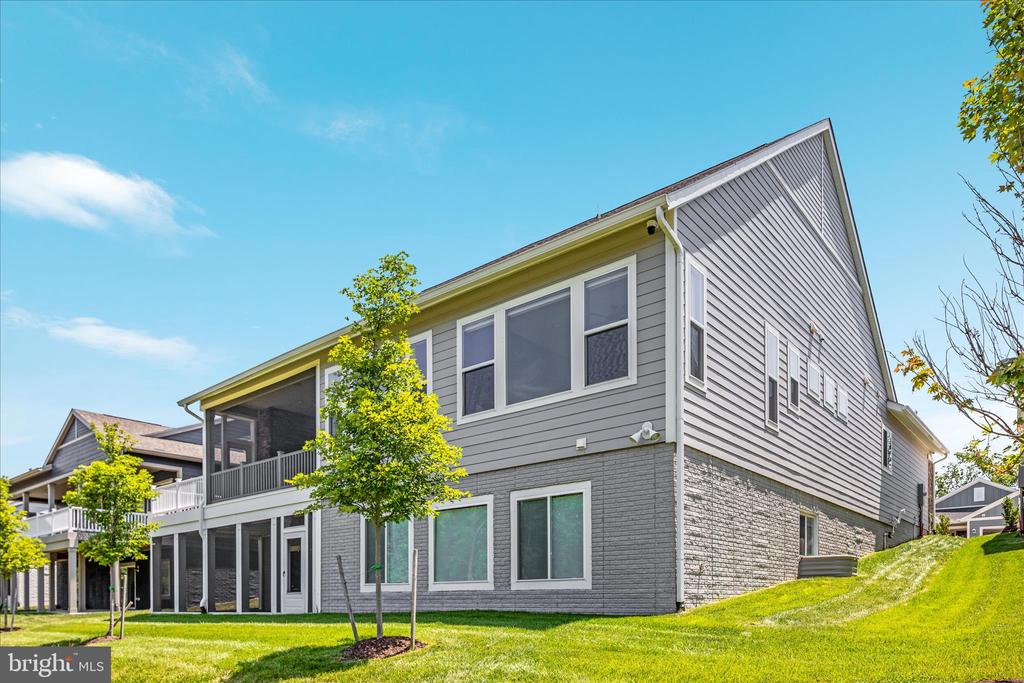 124 NANDINA PLACE