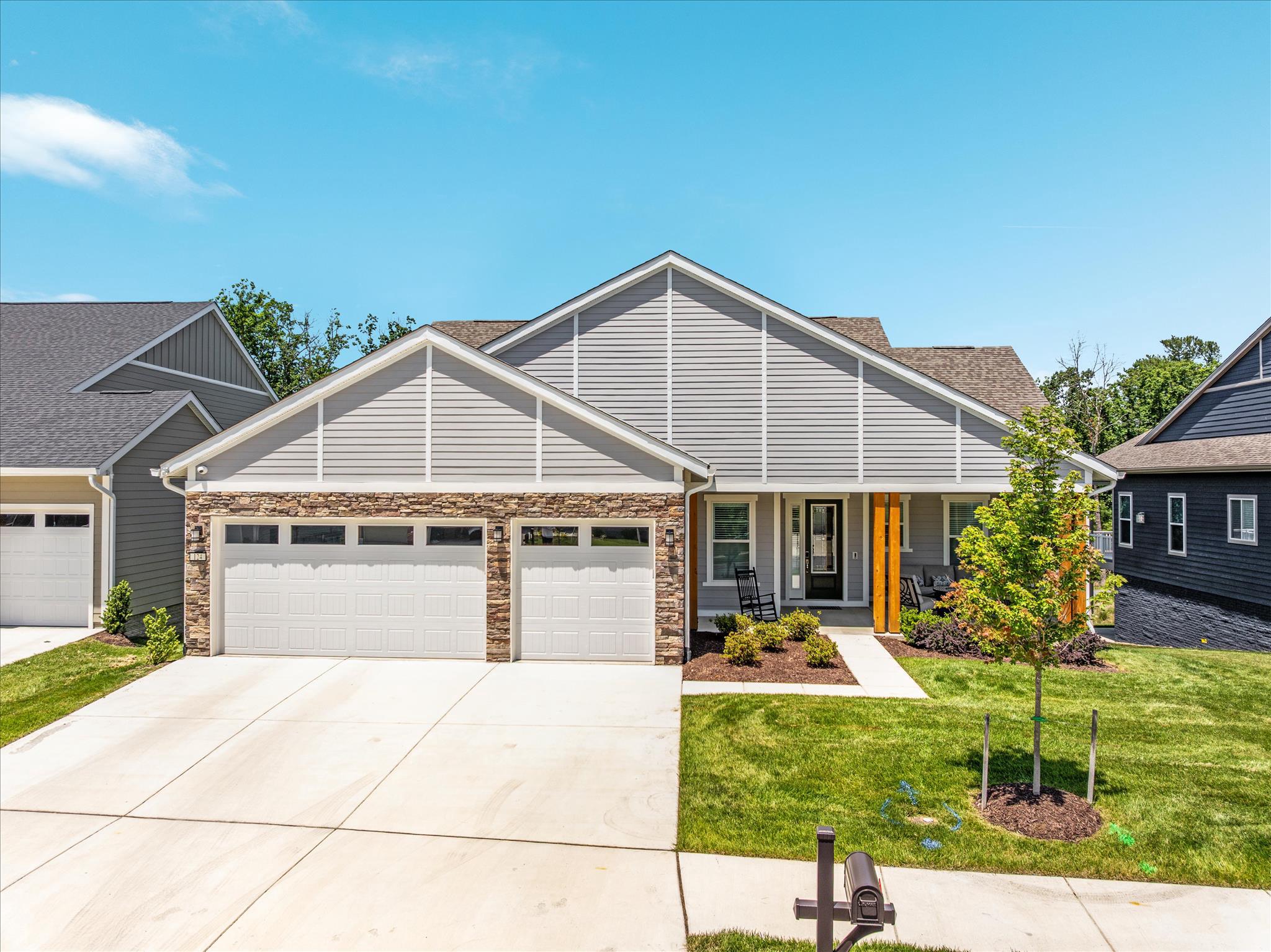 124 NANDINA PLACE