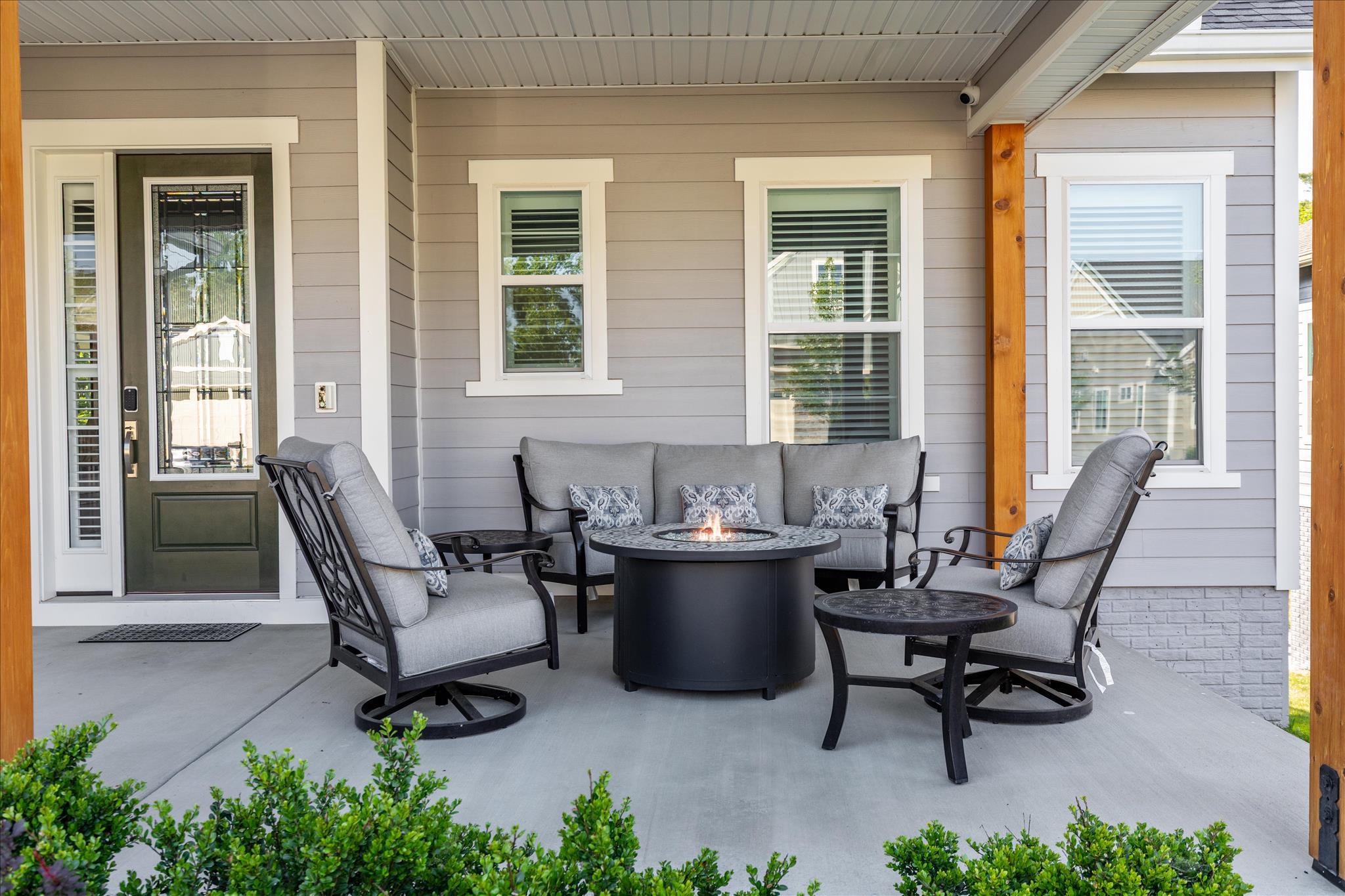 124 NANDINA PLACE