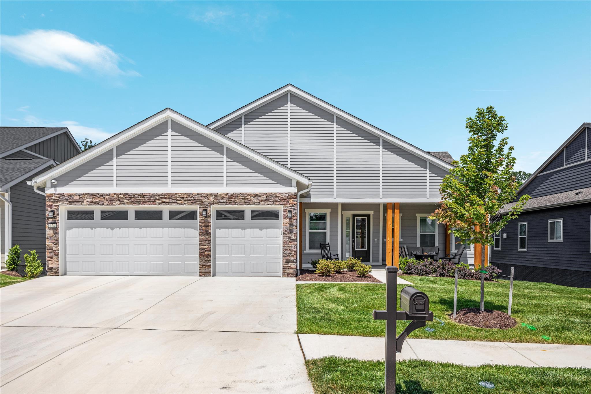 124 NANDINA PLACE