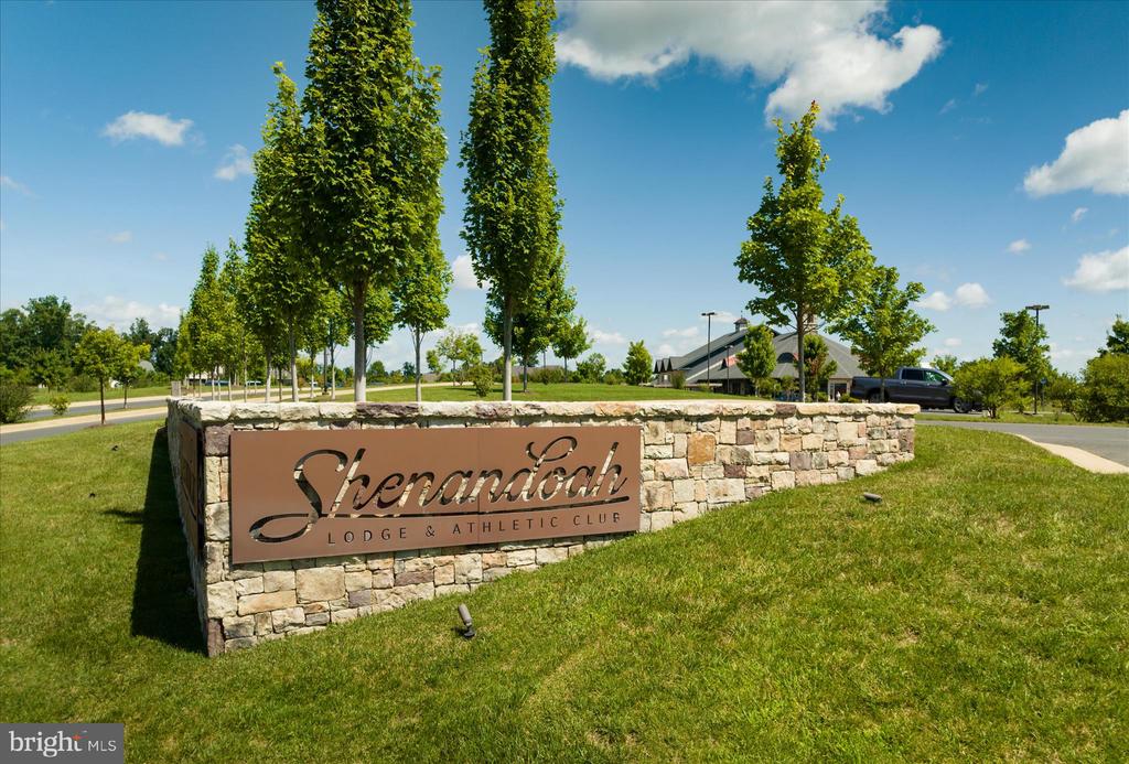 124 NANDINA PLACE