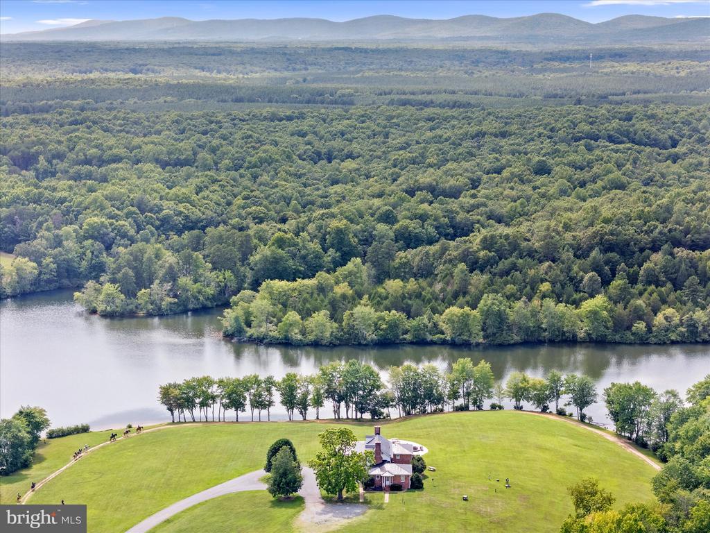 178 PINEHURST DRIVE
