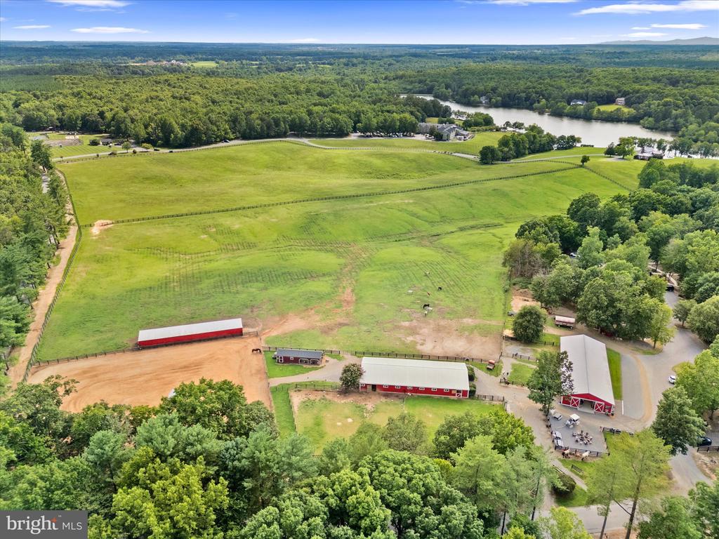 178 PINEHURST DRIVE