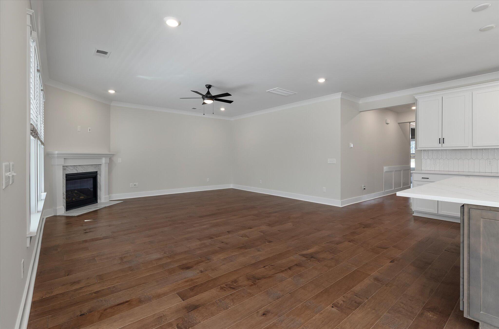 180 Huguenot Trail
