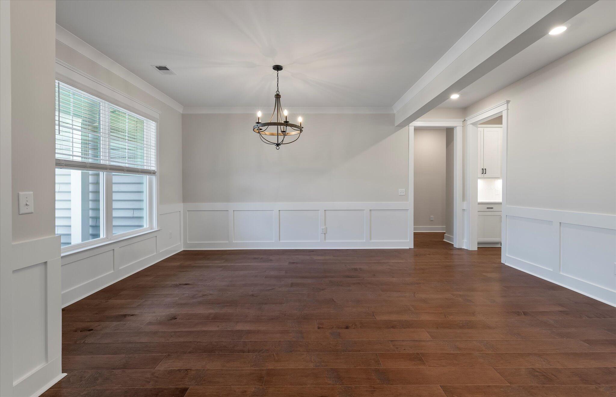 180 Huguenot Trail