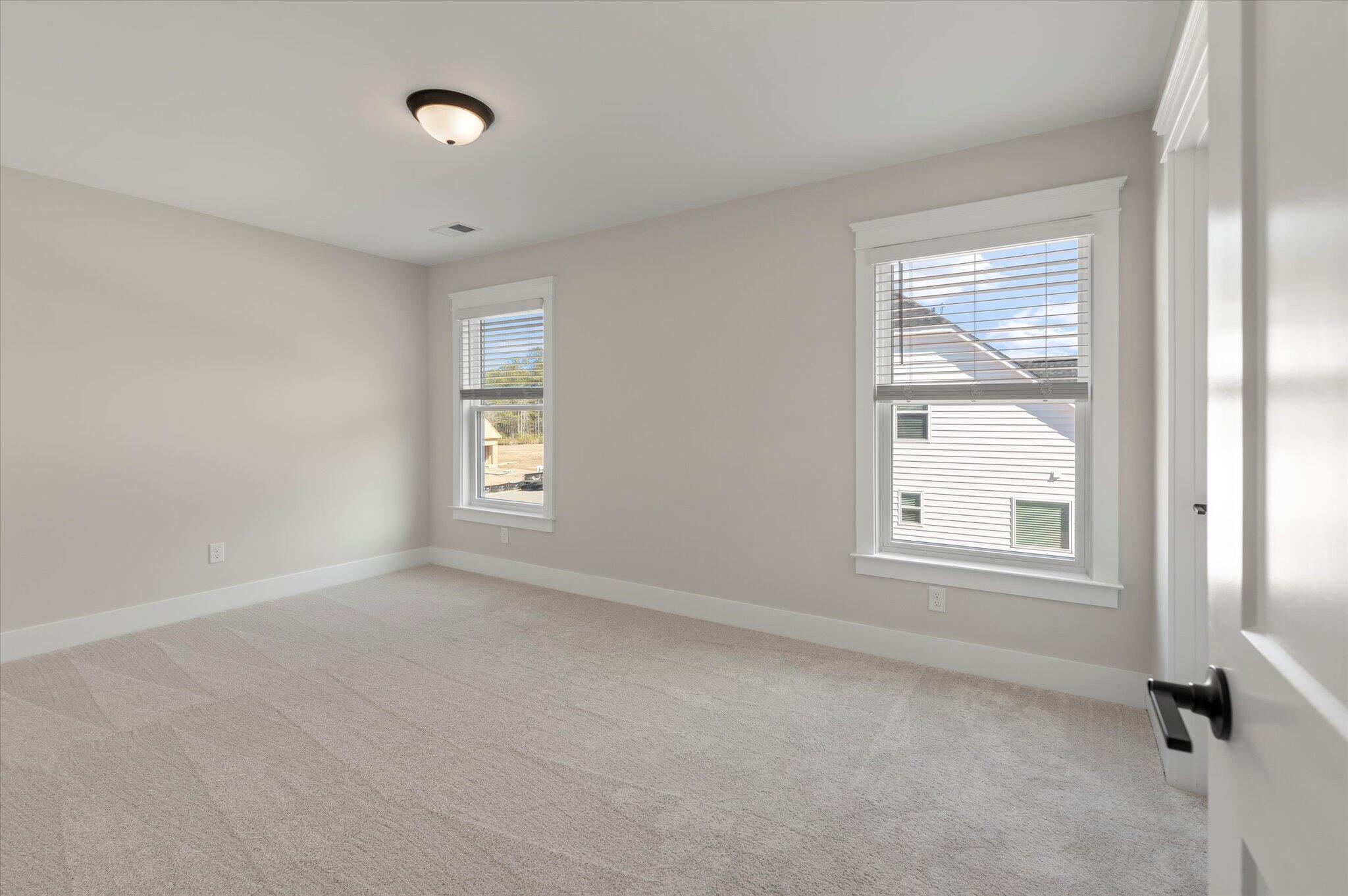 180 Huguenot Trail