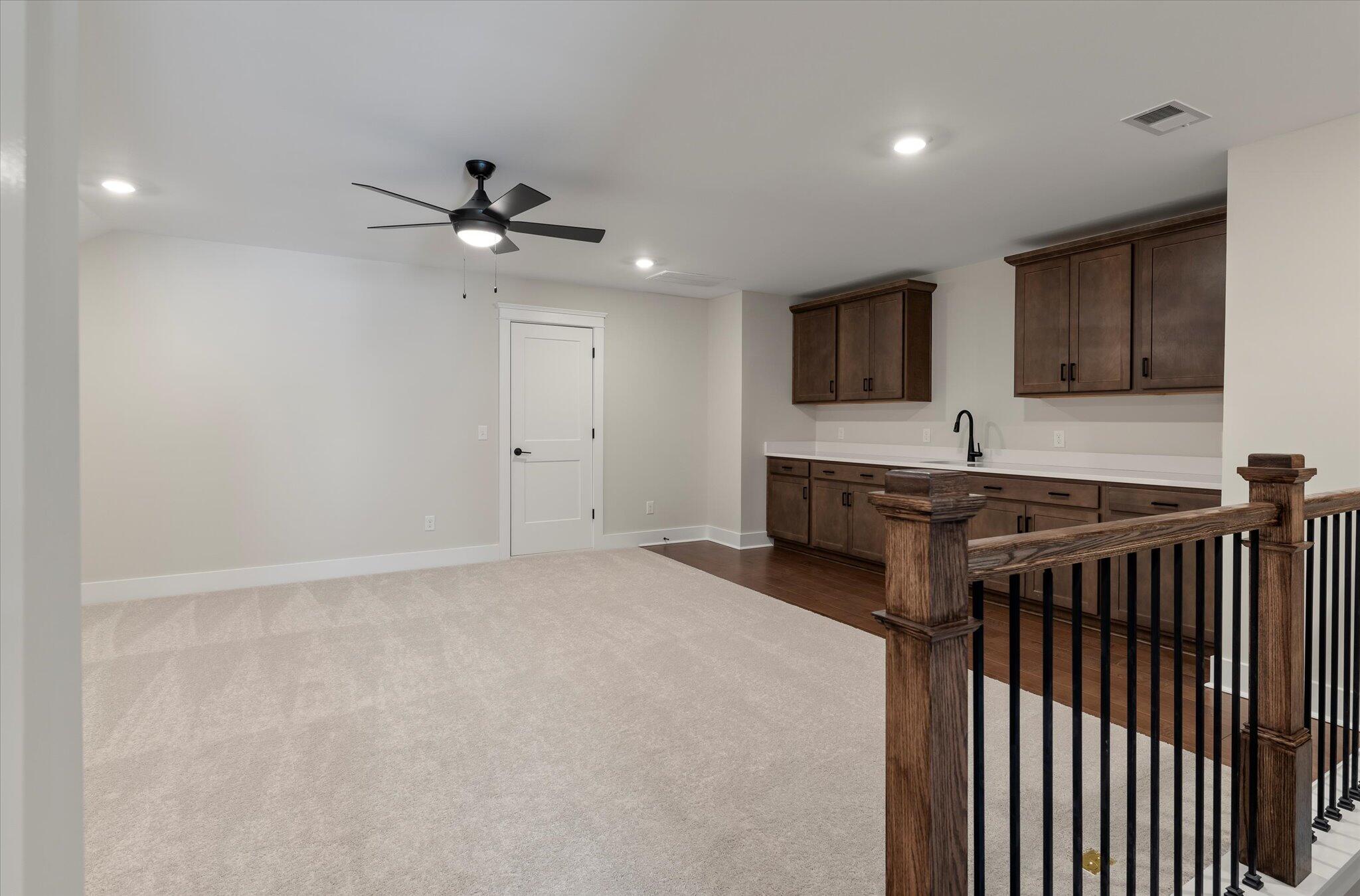 180 Huguenot Trail
