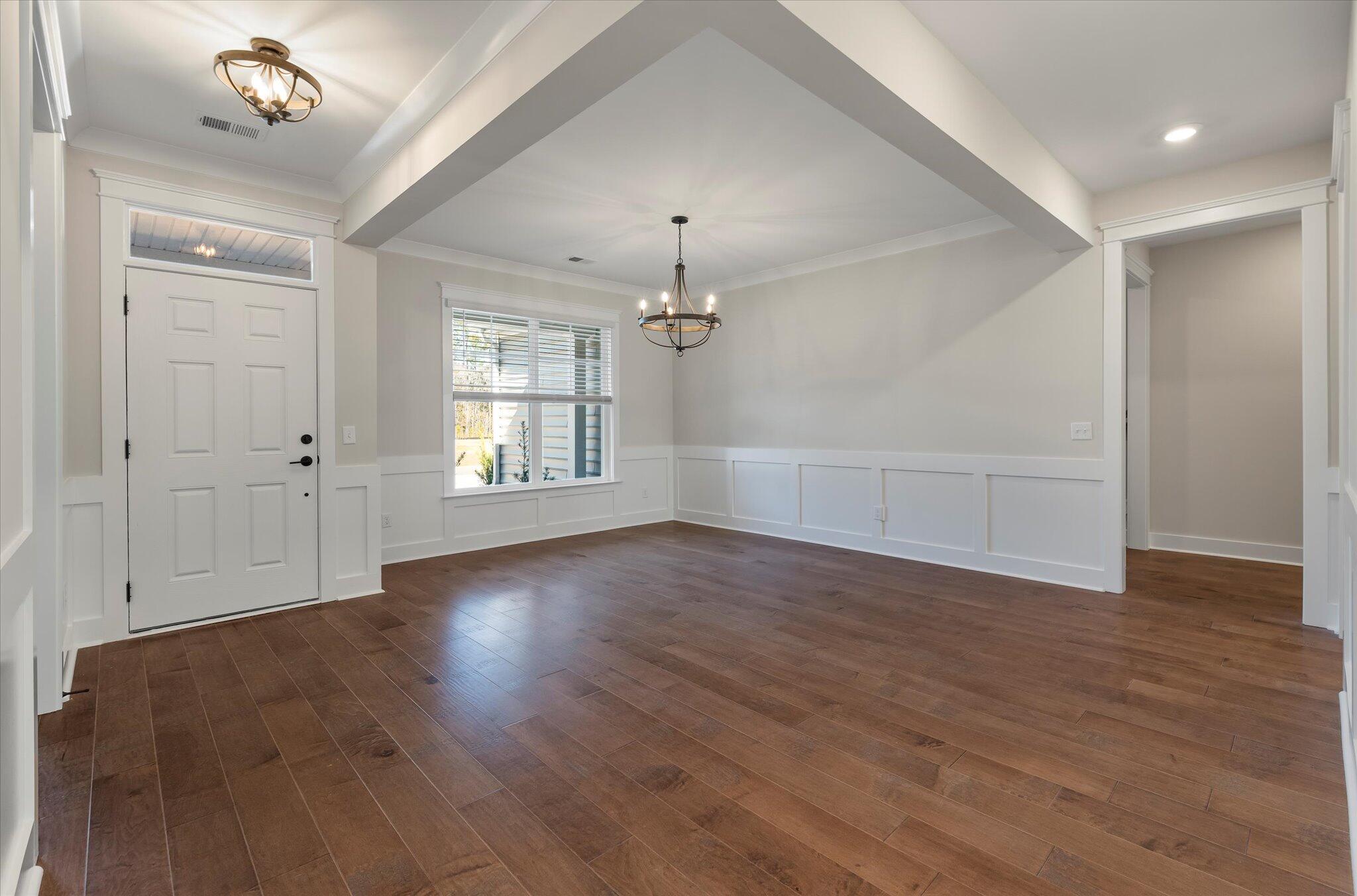 180 Huguenot Trail