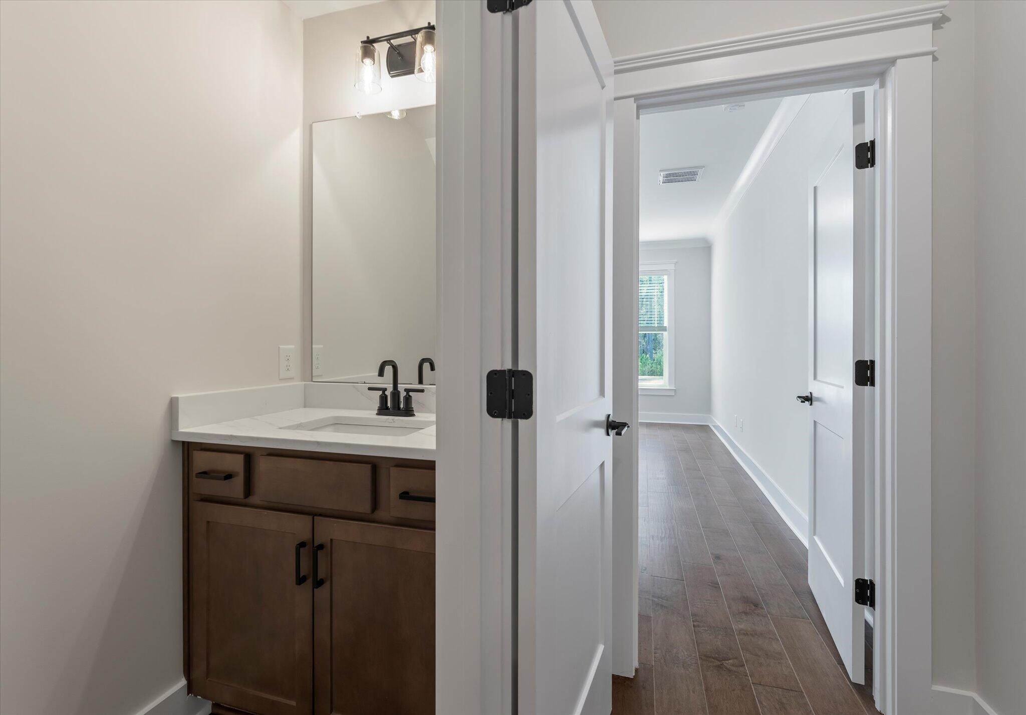 180 Huguenot Trail