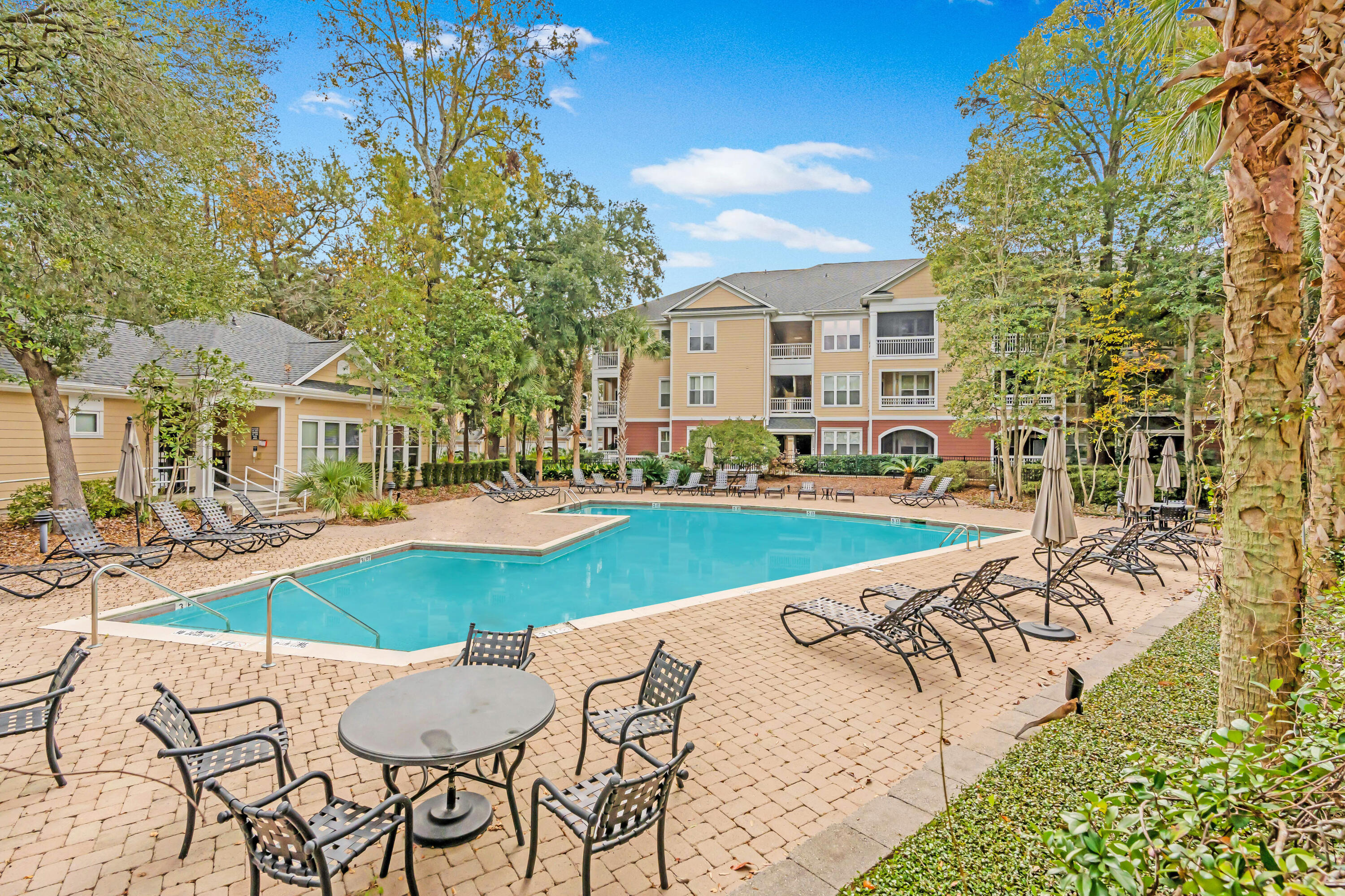 500 Bucksley Lane # 204