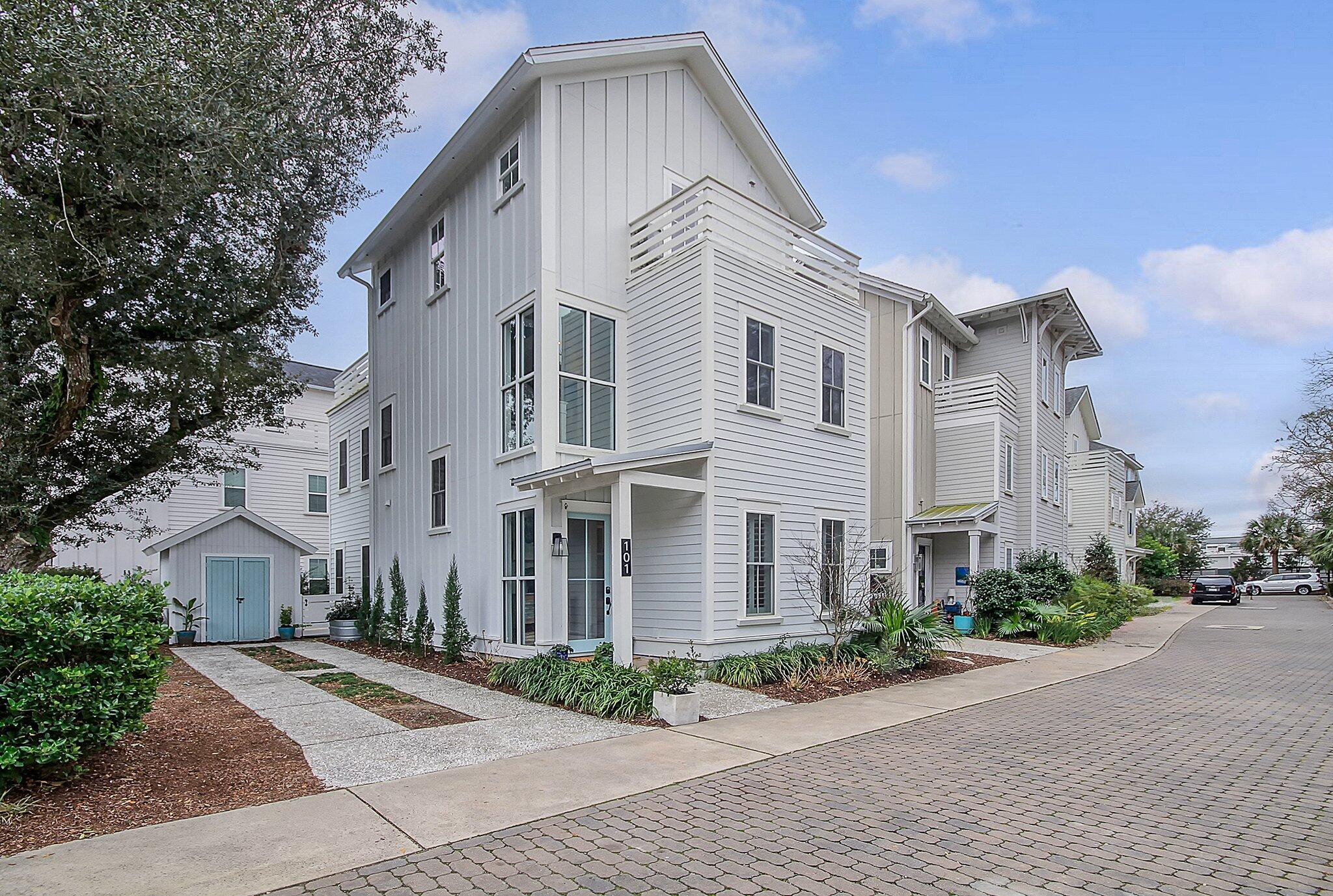 101 Bratton Circle