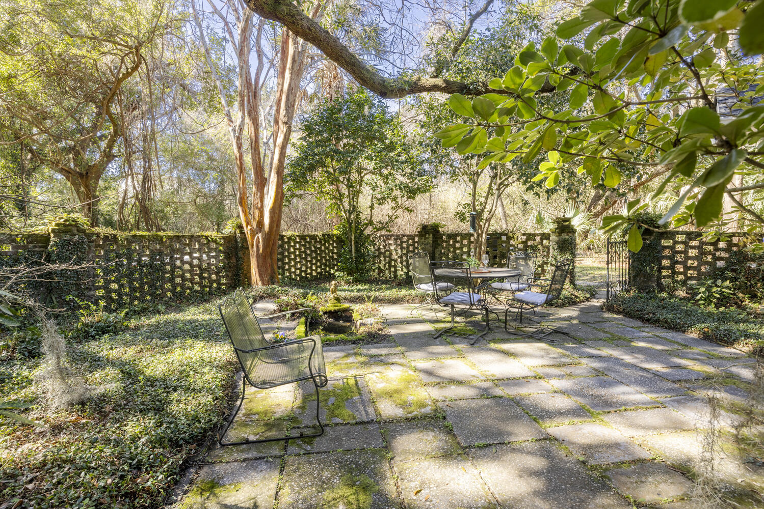 1521 W Palmetto Fort Drive