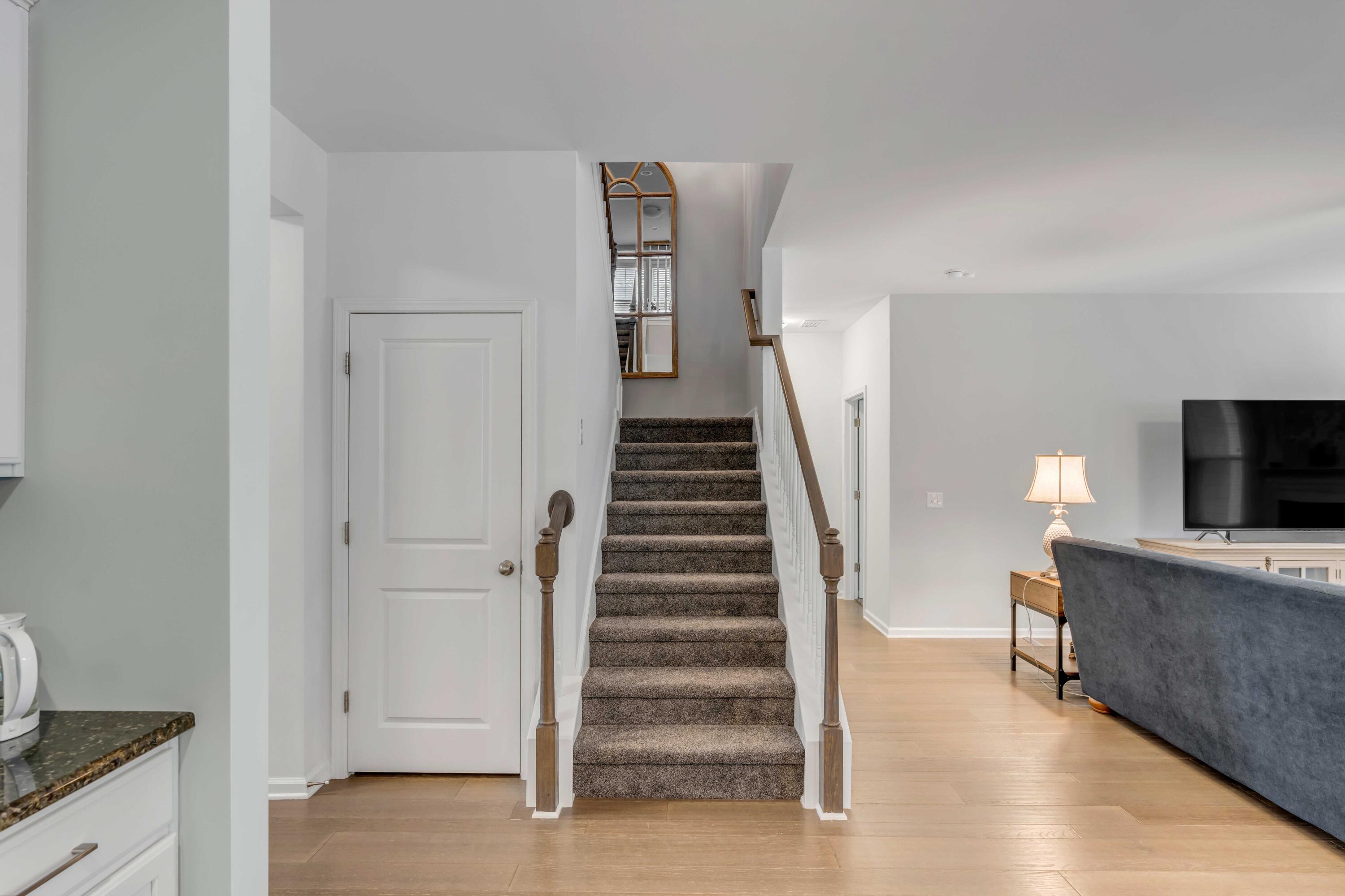 2581 Larch Lane