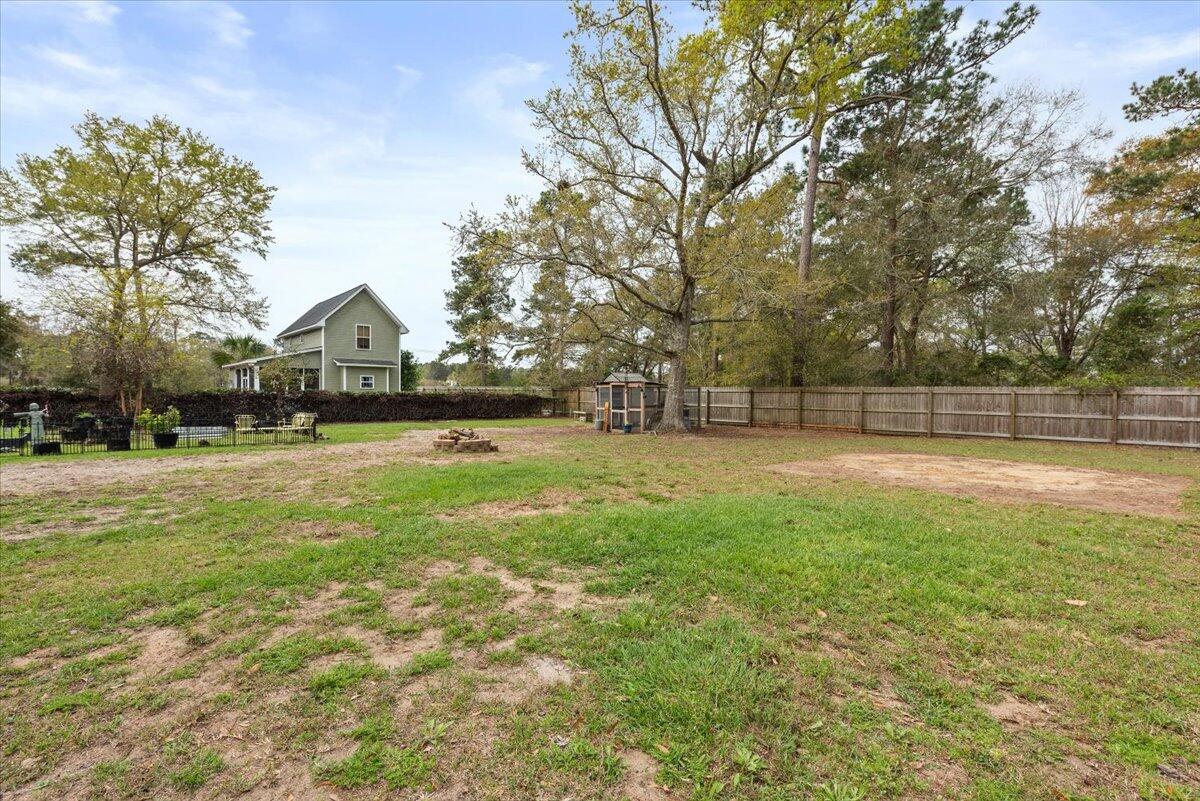 915 Ralph Nesbit Road