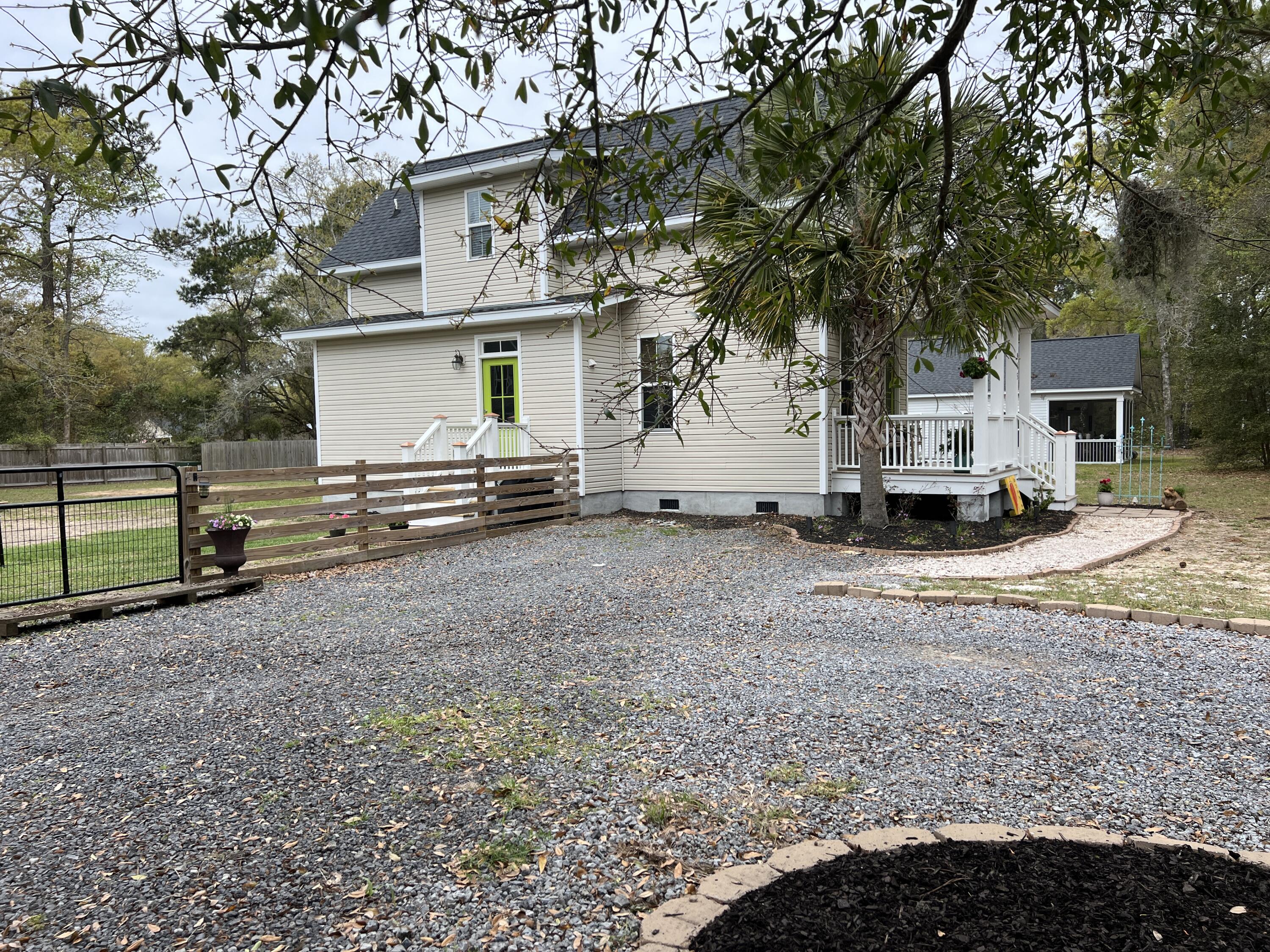 915 Ralph Nesbit Road