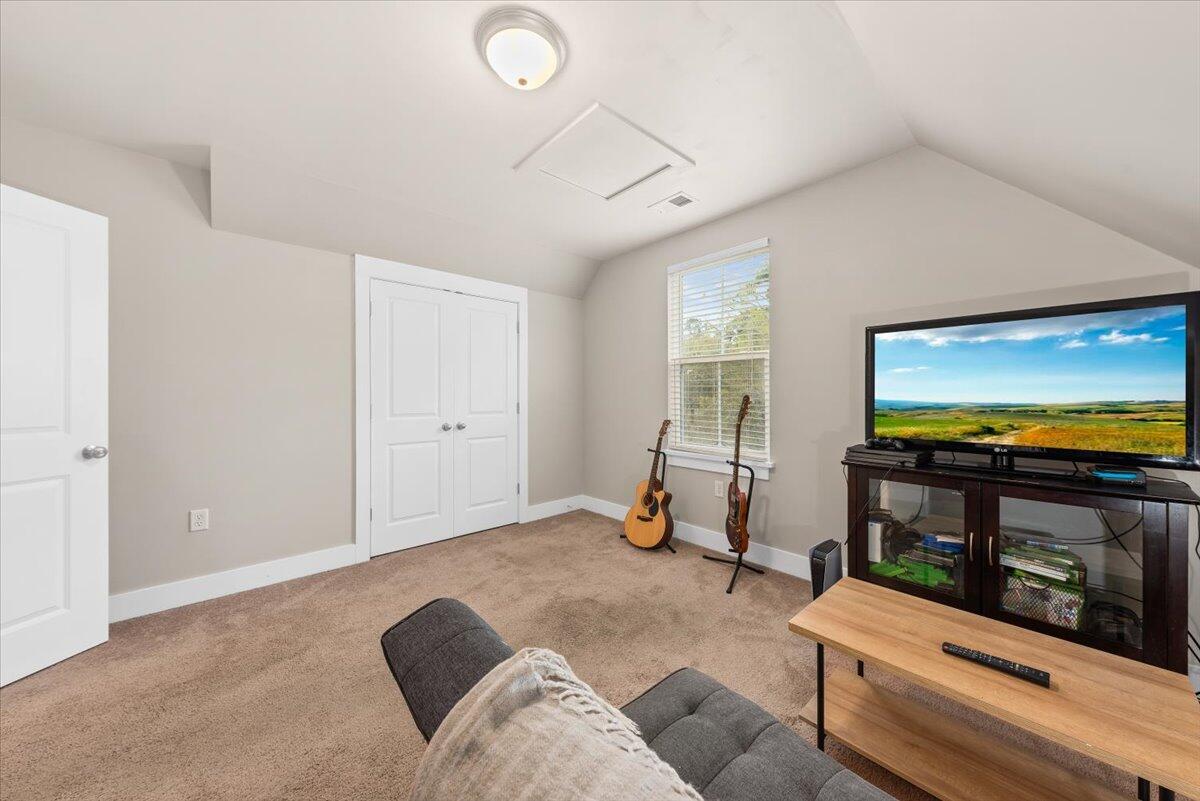 915 Ralph Nesbit Road