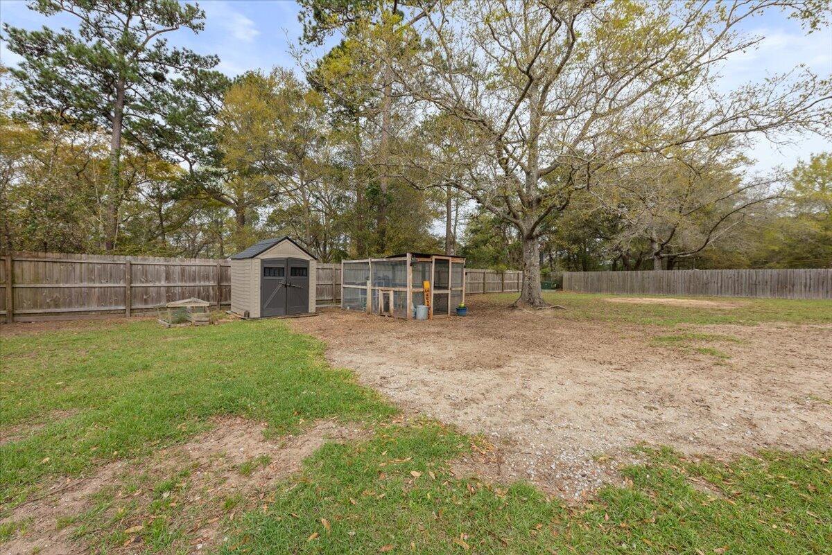 915 Ralph Nesbit Road