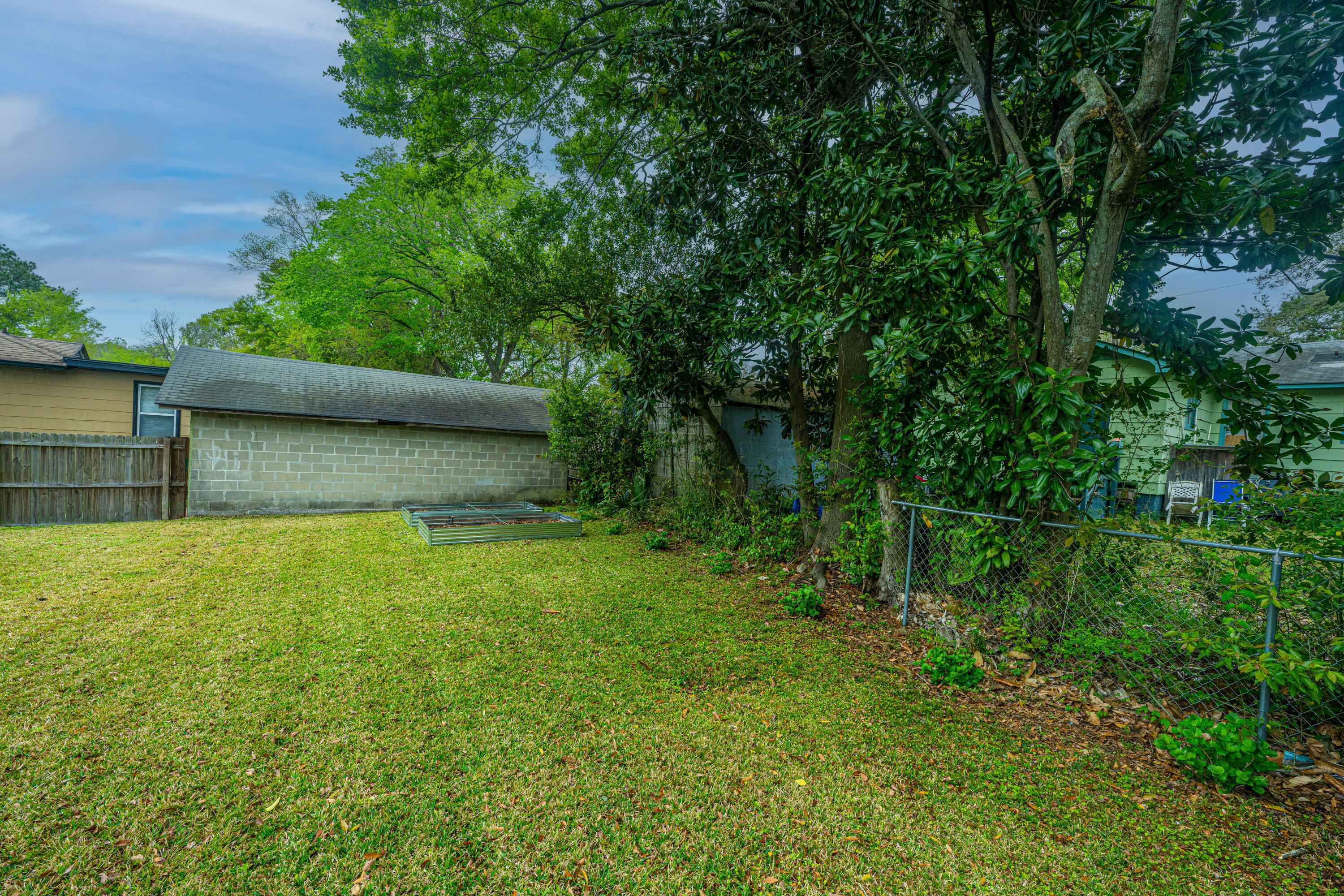 2722 Saratoga Road