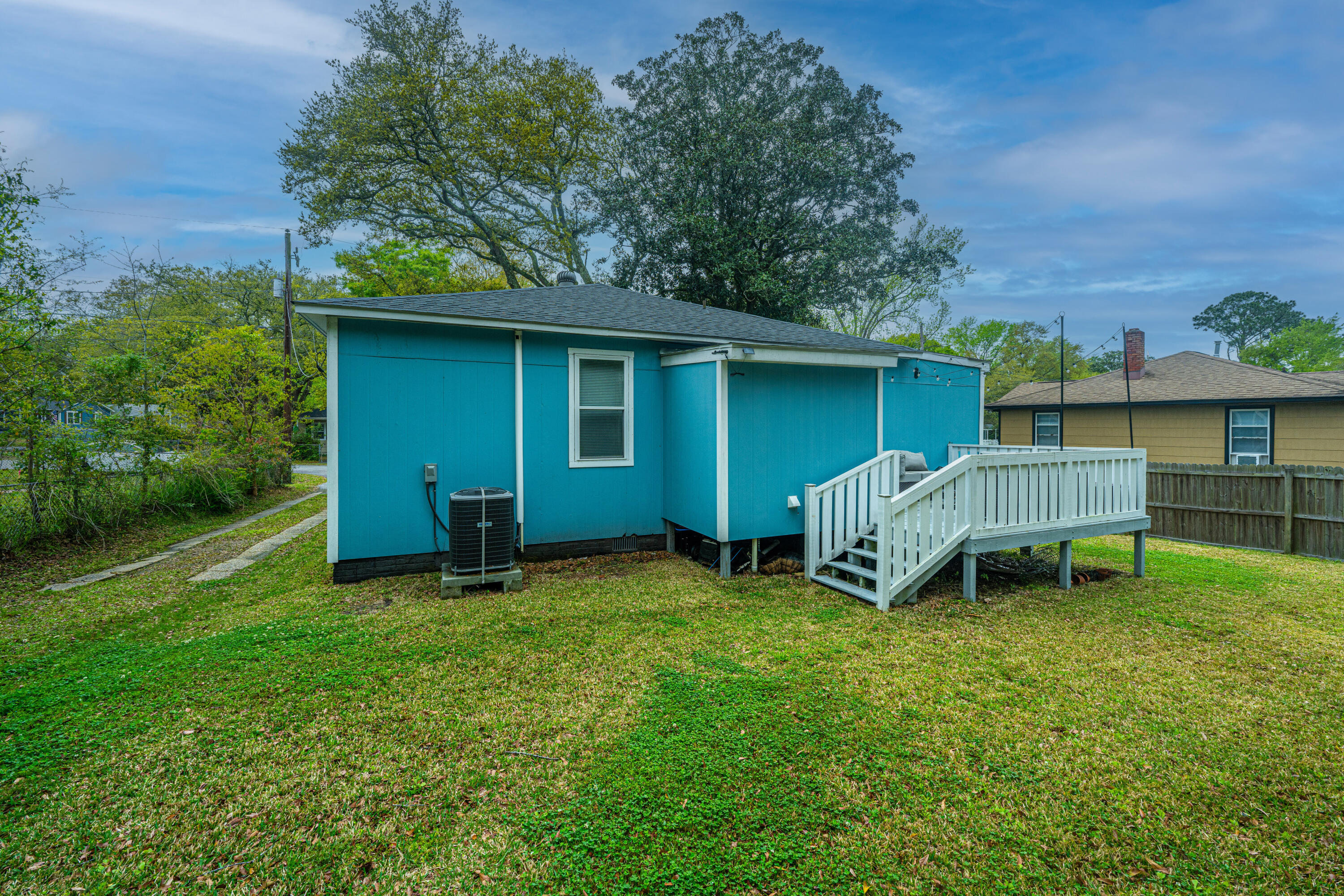 2722 Saratoga Road