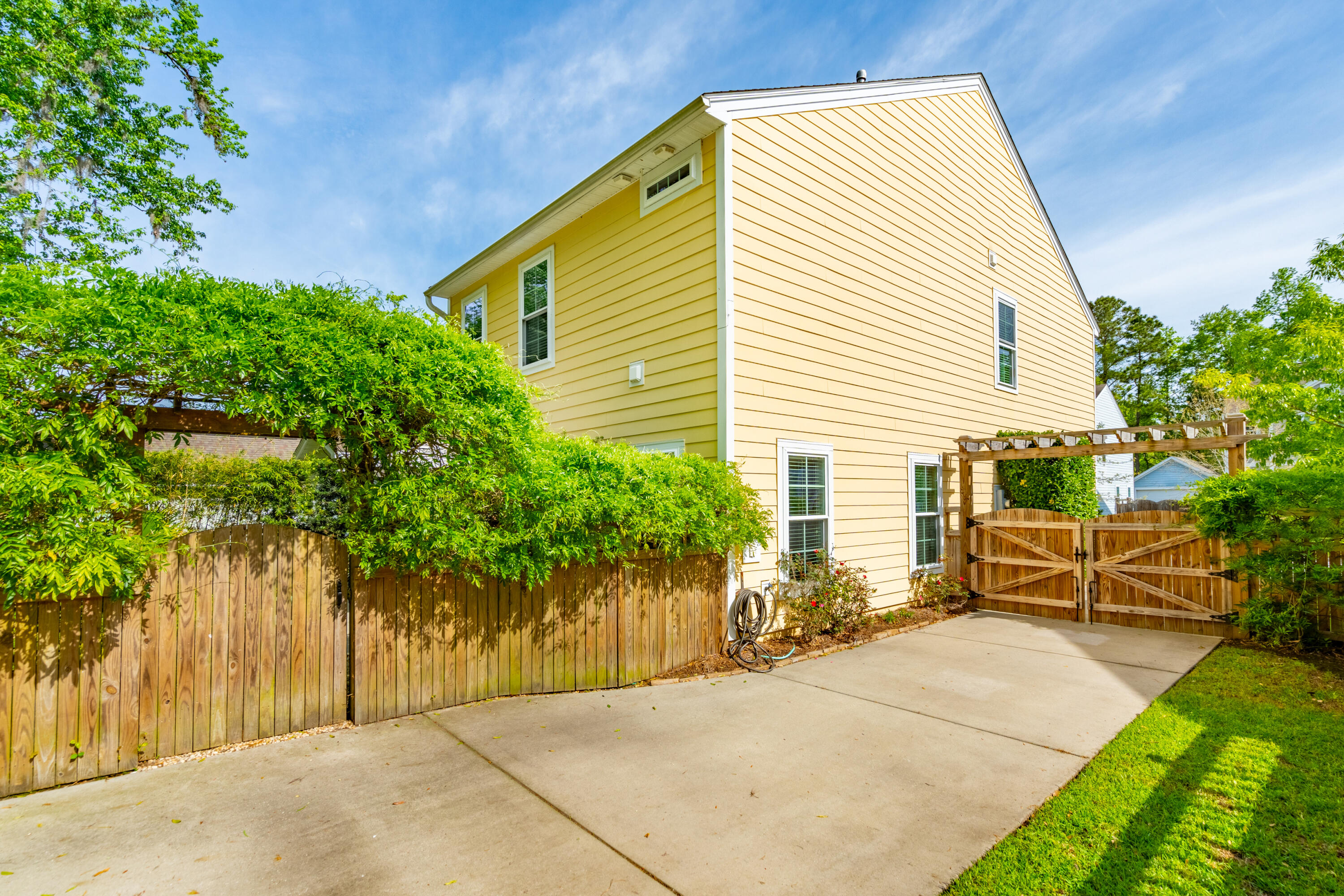 1641 Sparkleberry Lane