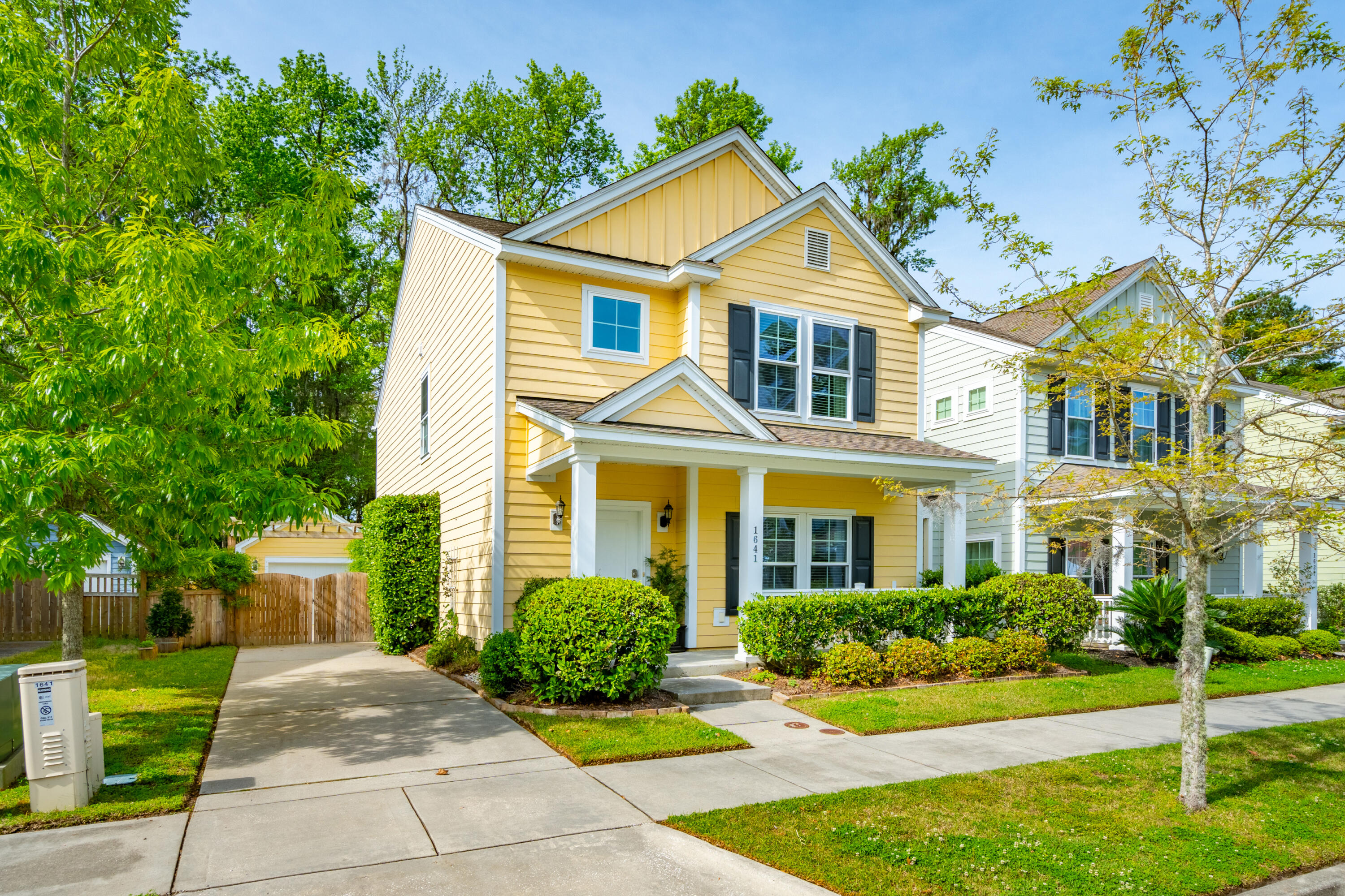1641 Sparkleberry Lane