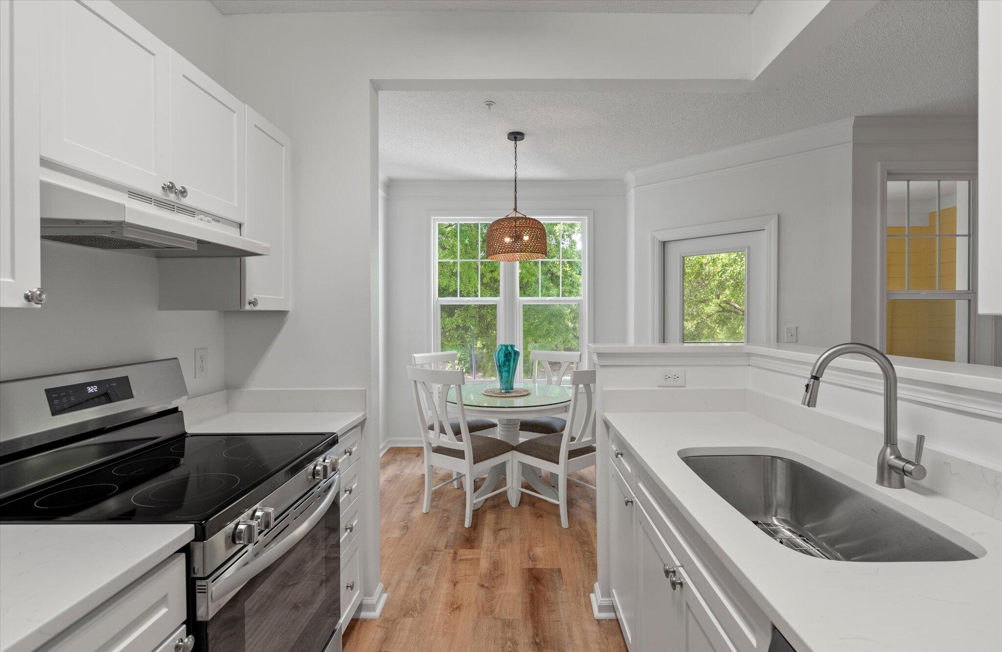 2424 Chatelain Way