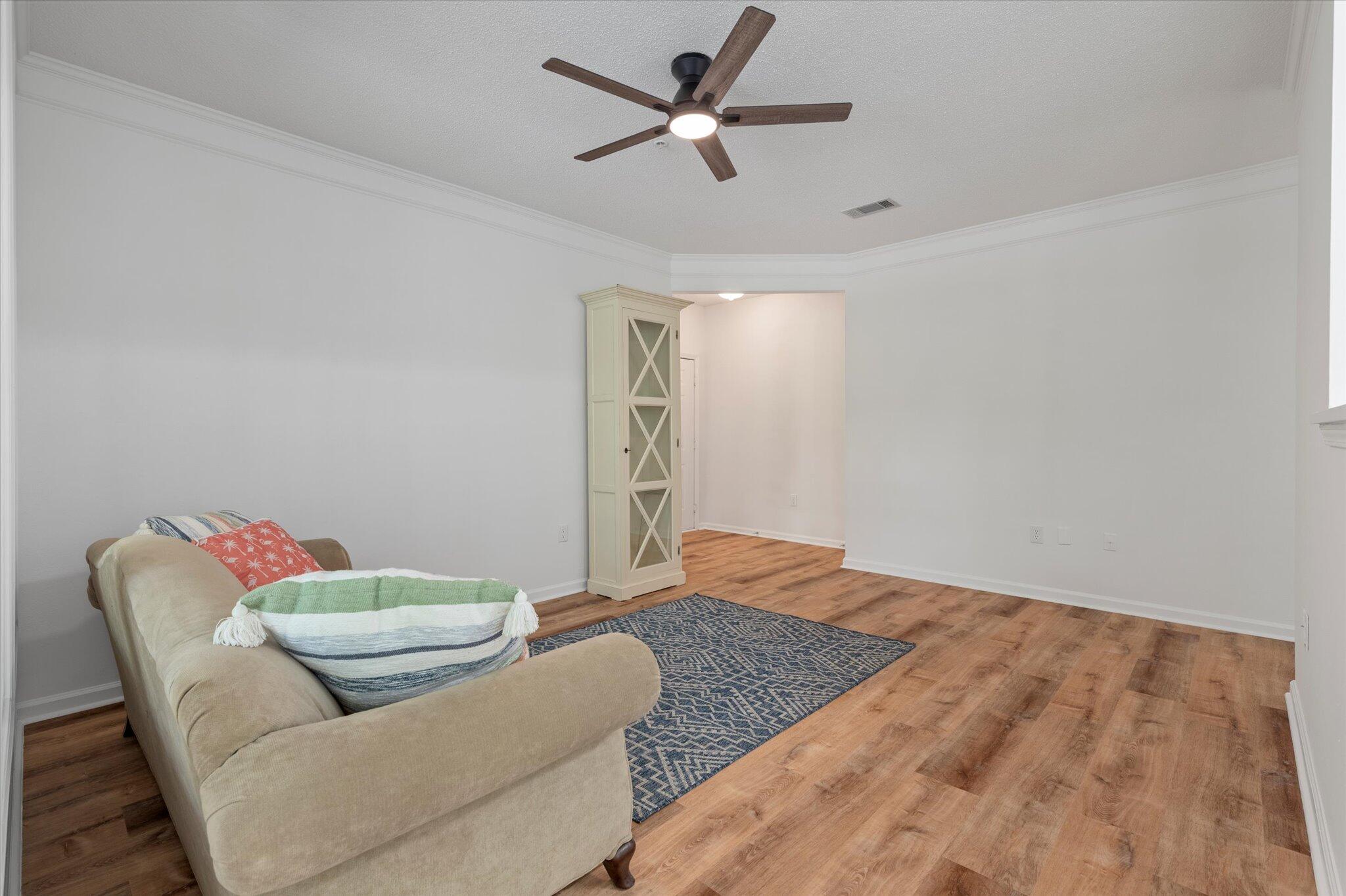2424 Chatelain Way