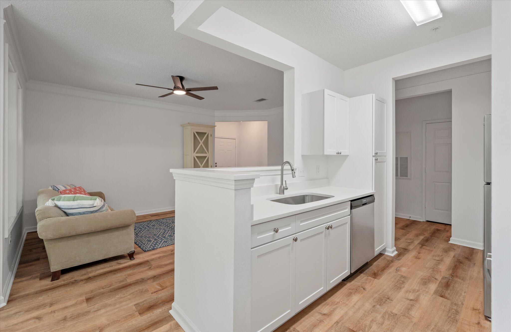 2424 Chatelain Way