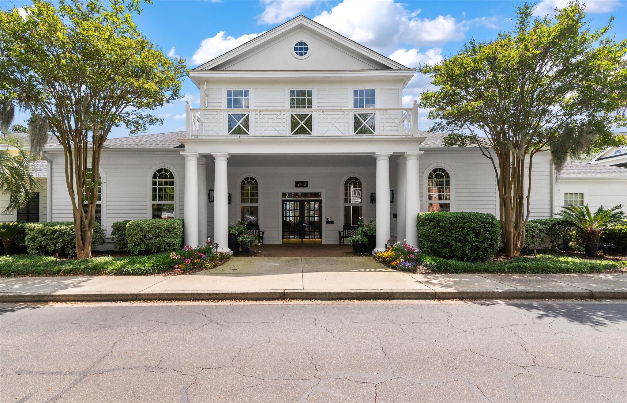 2424 Chatelain Way