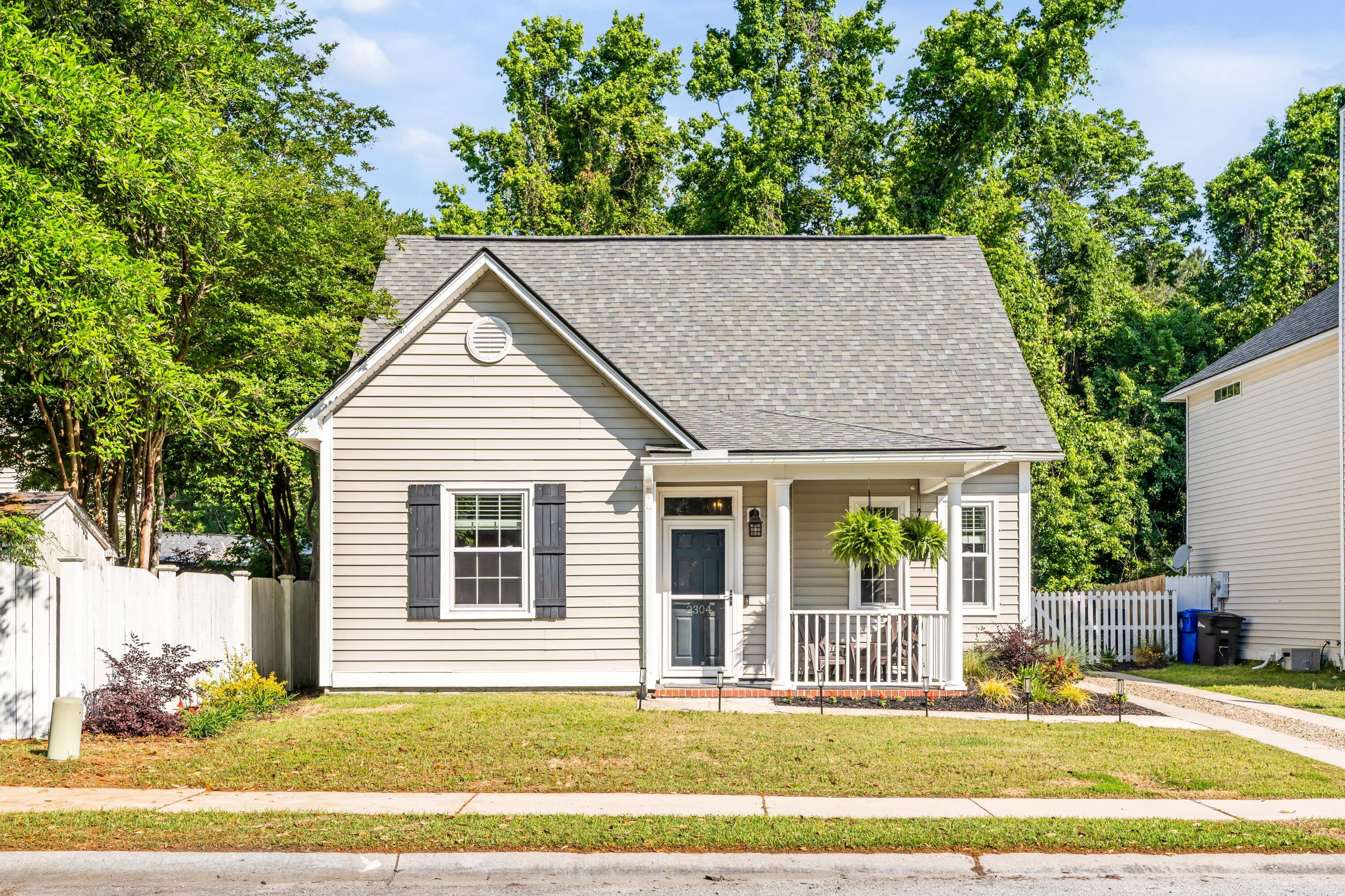 2304 Kennison Lane