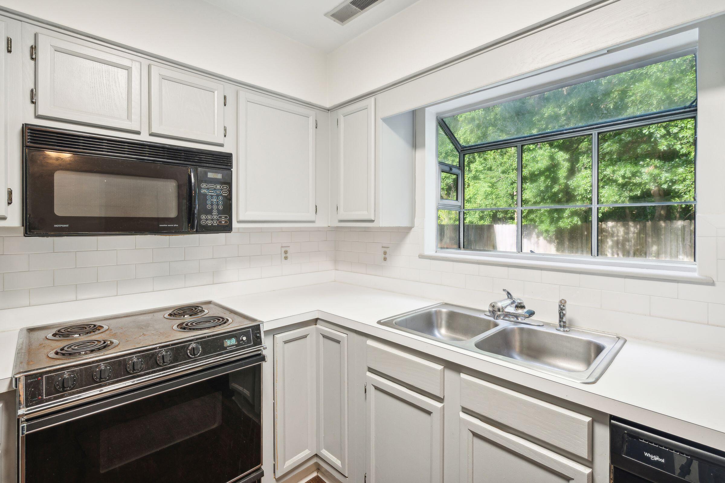 547 Castle Hall Road